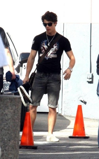 normal_nick-jonas-032010-5 - Nick-Out at a Studio in Los Angeles