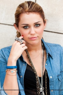 normal_008 - Miley Cyrus-New Photoshoot