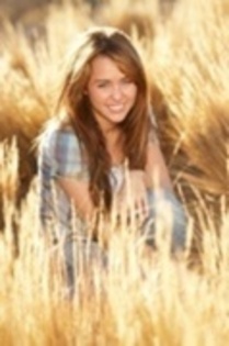 16133087_DOMDTRWZJ - Sedinta foto Miley Cyrus 7