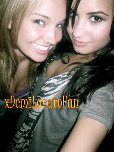 x Demi (4) - x Demi Lovato