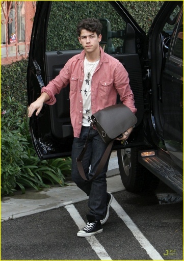 normal_nick-jonas-west-hollywood-01