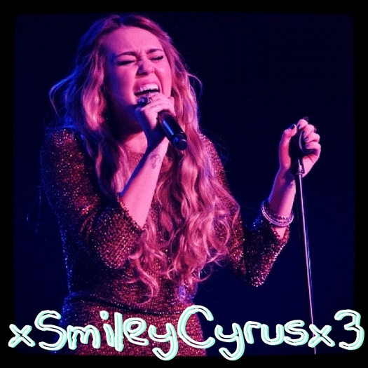 Private - Pics - Of - Miley . ♥