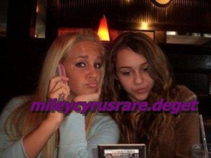 me and lesley ^_^ - mileyrare5