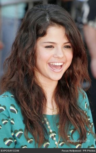 old Pictures (4); That's not copied :) that's from FACEBOOK .www.facebook.com/selenagomez
