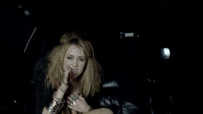 Miley Cyrus - Who Owns My Heart 0443