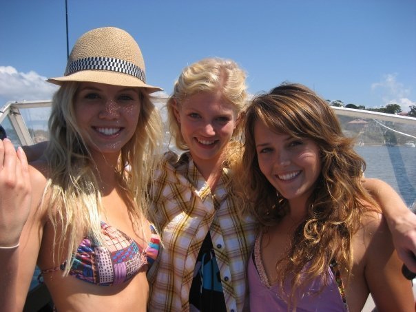 Cariba-Heine-with-BWH-co-stars-h2o-just-add-water-7547866-604-453 - Me in Blue Water High