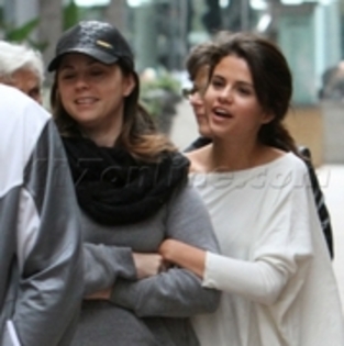 Selly Gomez is my angel (1273) - Some pics with Selena