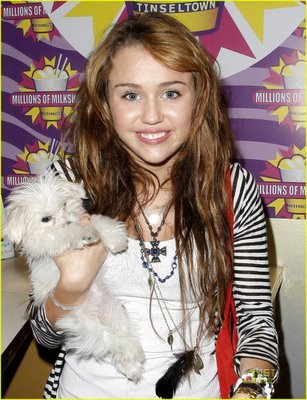 miley-cyrus-milkshake-40