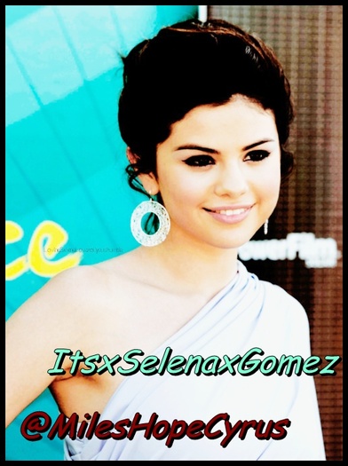 @ItsxSelenaxGomez-Real 100 % <3