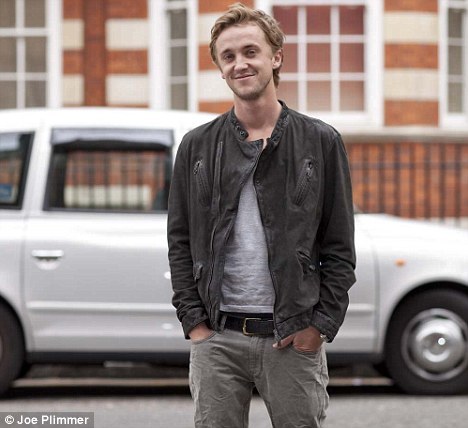 article-2017249-0BA5893100000578-370_468x428 - x - Tom Felton - x