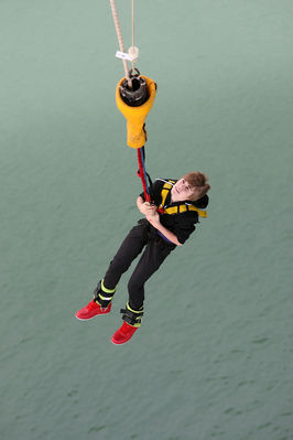April 27th - Bungee Jumping In New Zealand (16) - April 27th - Bungee Jumping In New Zealand