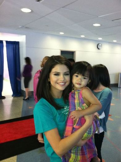 -` Sellz ` - (29) - x - Selena Gomez - x