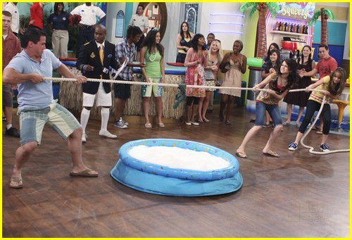 jake-austin-dylan-sprouse-bubbles-16 - The Suite Life On Deck