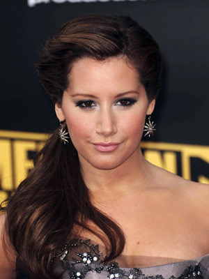 Ashley_Tisdale+Nov_23_2008