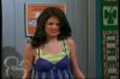 selena gomez in the suite life on deck (21)