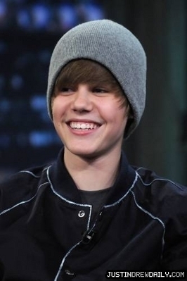 Television-Interviews-Performances-2010-Late-Night-With-Jimmy-Fallon-8th-April-2010-justin-bieber-11