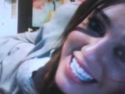 11324087_PZOXTOOFW[1] - miley Cyrus on webcam