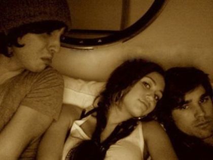 Miley Cyrus - With Justin 2009 (7)