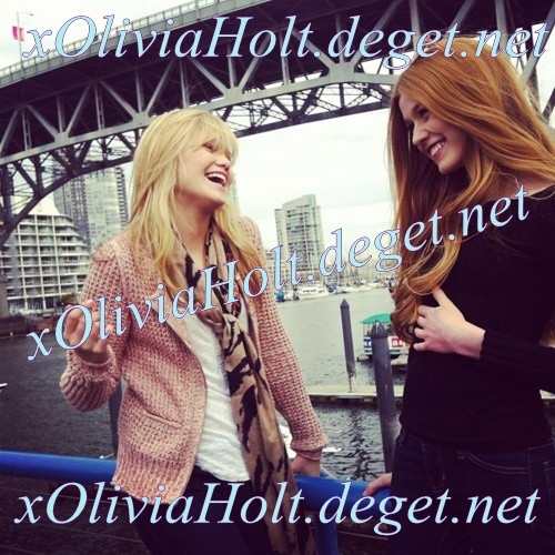 Olivia - Holt - Rare - Photo - 008