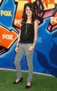 0 x - 26 . o8 . 2oo7 - x 0 (10) - Selena Gomez Award Shows 2OO7 August Teen Choice Awards