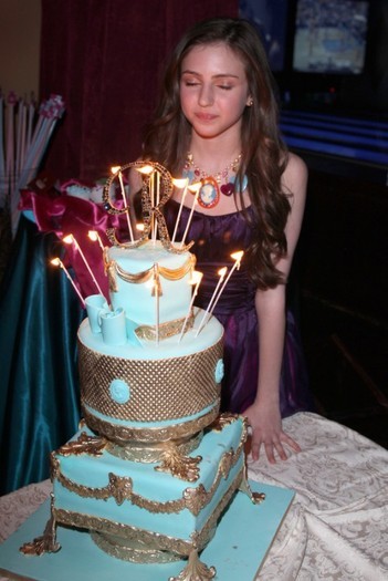 The cake was delicious! I made a wish! - 0-Hey