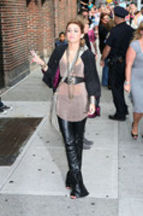 17025339_LAJIJGQKT - Miley Cyrus Leaves The Late Show with David Letterman
