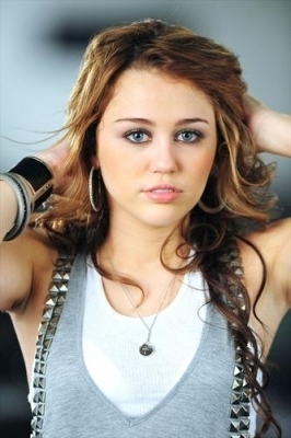 Miley-Cyrus-miley-cyrus-10888634-266-400 - my favorte singer miley