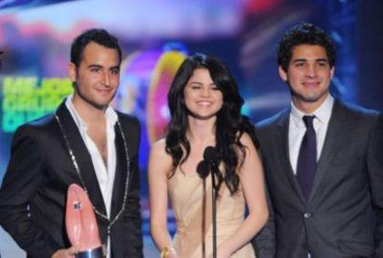 normal_017 - Selena Gomez Award Shows 2OO9 October 15 Latin America MTV Awards