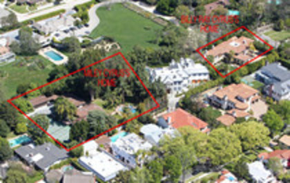 15290869_WILHTYFHE - miley cyrus home