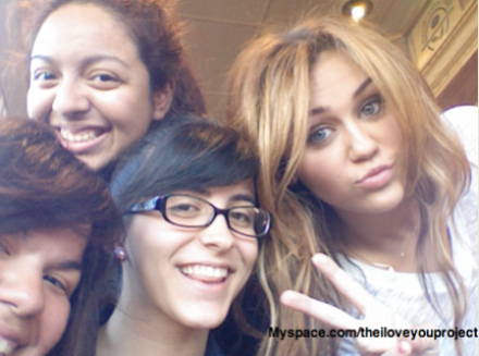 Miley-Cyrus-miley-cyrus-12050232-440-327