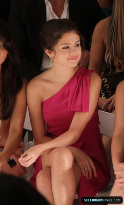 normal_selena_gomez_0022 - Buna