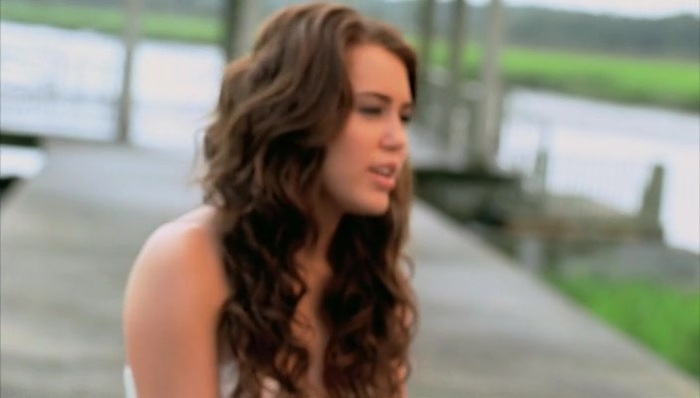 Miley Cyrus When I Look At You  screencaptures 02 (4) - miley cyrus when I look at you
