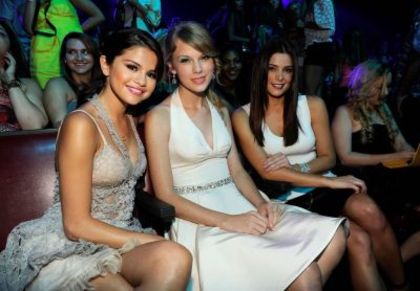normal_028 - Selena Gomez Award Shows 2O11 August O7 Teen Choice Awards