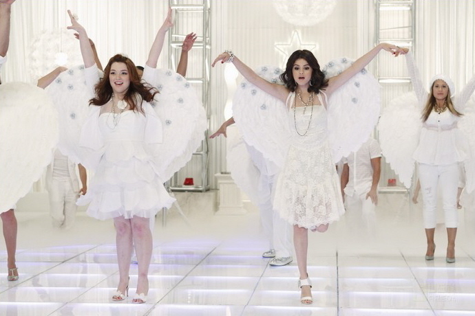 Wizards-Of-Waverly-Place-Season-4-Promotional-Stills-Dancing-With-Angels-selena-gomez-19048677-690-4