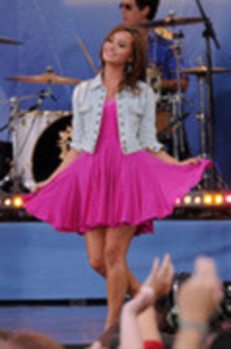 21061109_VYXQDQCHM - demi lovato concertes