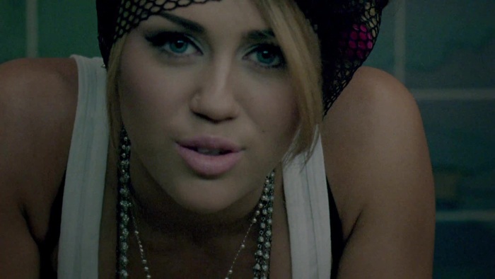 Miley Cyrus - Who Owns My Heart 0249