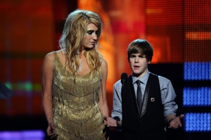 the 52nd Annual GRAMMY Awards - Show JUSTIN BIEBER AND KESHA (3) - the 52nd Annual GRAMMY Awards - Show JUSTIN BIEBER AND KESHA