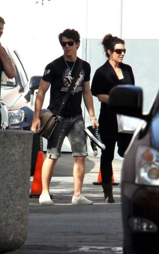 normal_nick-jonas-032010-1 - Nick-Out at a Studio in Los Angeles
