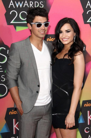 joe-jonas-demi-lovato-kids-choice-lovers-10 - x - Demii And JOe Jonas