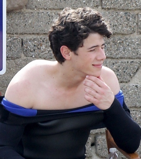 Out-on-the-set-of-JONAS-in-Malibu-CA-3-01-nick-jonas-10713521-454-512 - Out of set of JONAS in Malibu