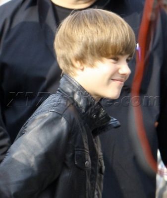 February 1st - Arriving At The Studio For The Remake Of \'\'We Are The World\'\' - 0 0 0 0 0 omg so funny look here omg_LOL