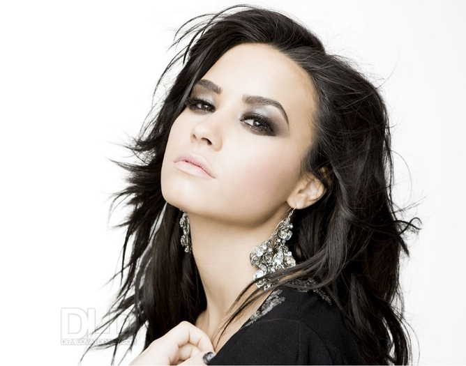 demi-here-we-go-again-demi-lovato-7190877-1400-1100