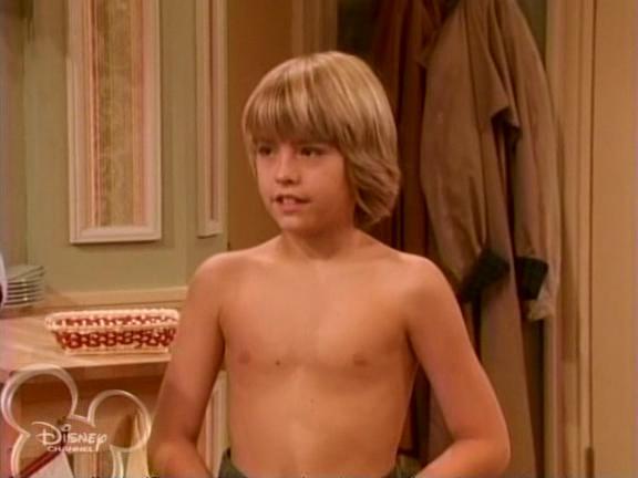 shirtless-cody-the-suite-life-of-zack-and-cody-6001881-576-432 - The Suite Life of Zack and Cody