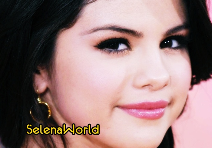 - 0   Selena Gomez