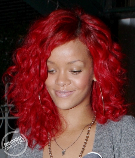 normal_002 (3) - x - Rihanna - x