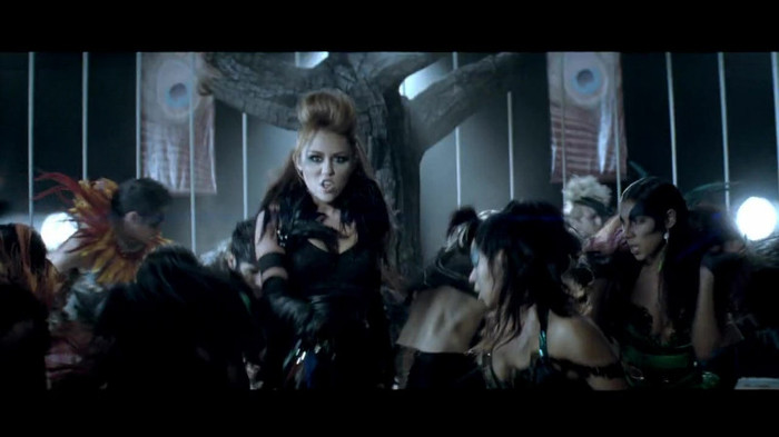 Miley Cyrus - Can\'t Be Tamed 092