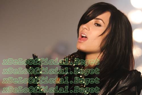 Demi-Lovato-Remember-December[1]