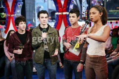 11 - MTV TRL With The Jonas Brothers