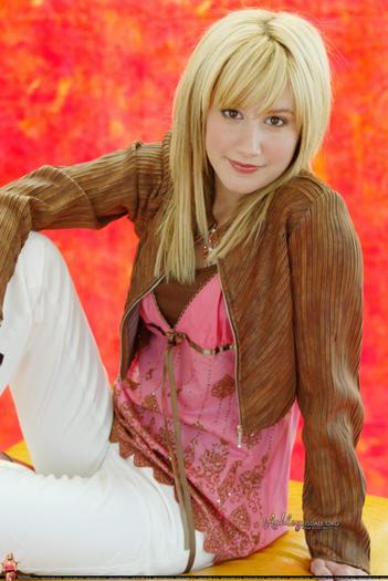 ashley_tisdale_1279559043