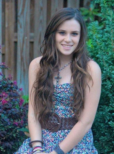 Caitlin - x - Who is beautiful - x